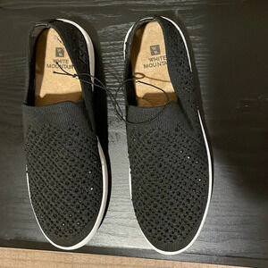 White Mountain slip on shoes